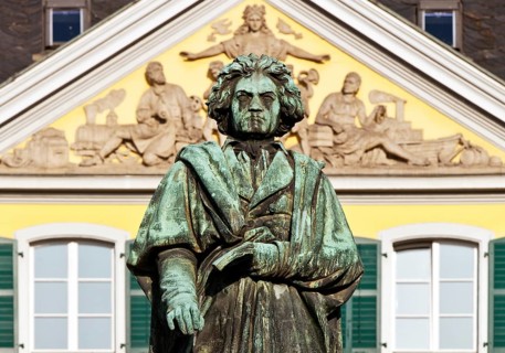 Beethoven monument in front of the main post office on Munsterplatz