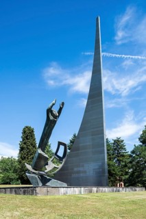 Monument The conquest of the universe