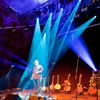 Irish Folk Festival with singer Lukas Nielsen on stage