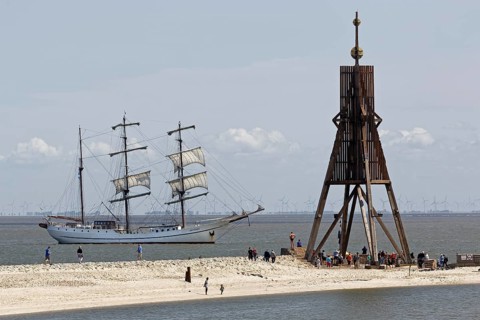 Sailing boat in front of Kugelbake