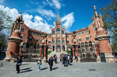 Entrance to hospital complex Hospital de Sant Pau