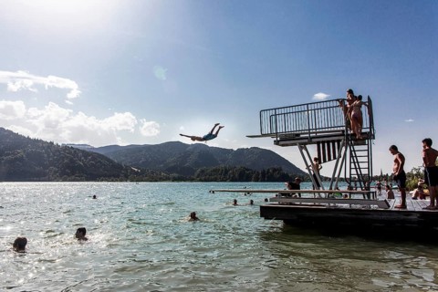 Diving tower