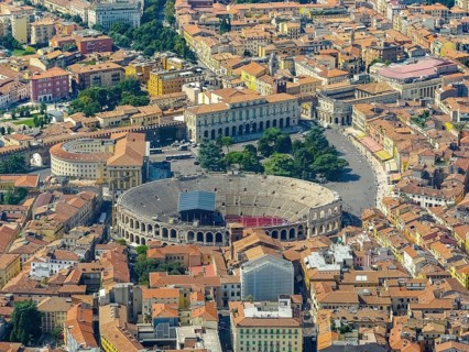 City centre with Palazzo Barbieri and Arena di Verona