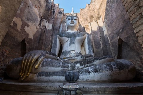 Giant Buddha statue