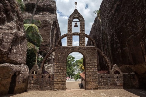 Aluvihara Rock Temple