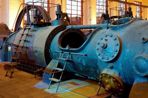 Compressor hall