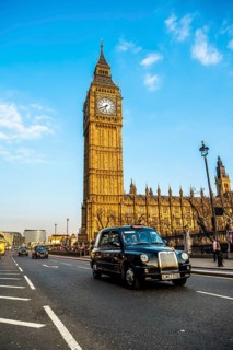Black cab in front of Big Ben