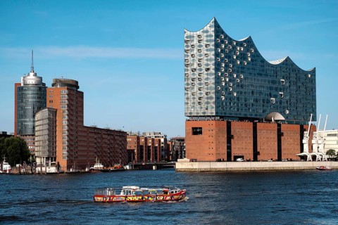 View of the Kehrwiederspitze and Elbe Philharmonic Hall
