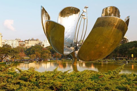 Monument Floralis Generica