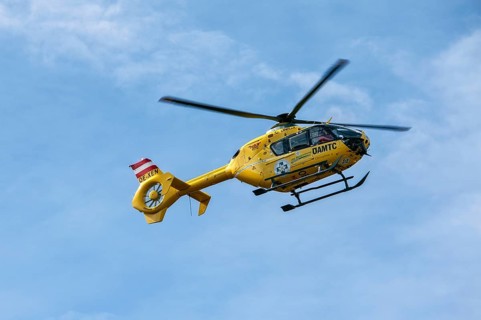 Mountain rescue by helicopter on the Fellhorn ridge