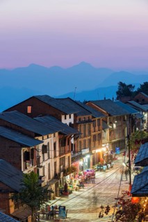 Night street scene in the mountain village