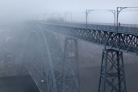 Arch bridge Ponte Dom Luis I over the Douro