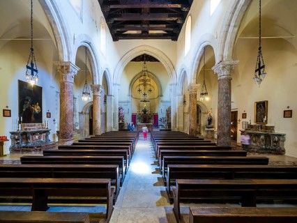Interior of San Nicolo Cathedral