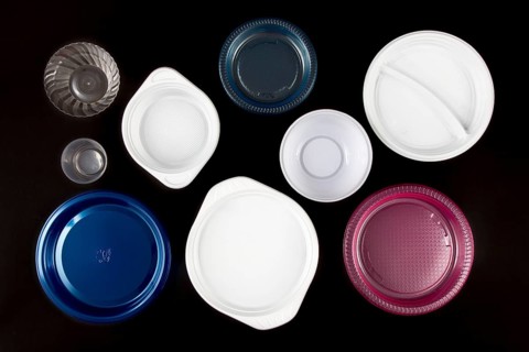 Plastic plates