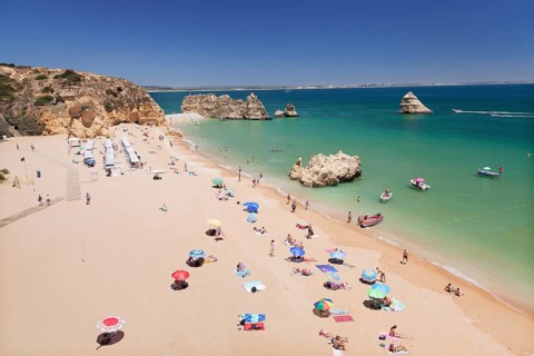 Praia da Dona Ana sandy beach