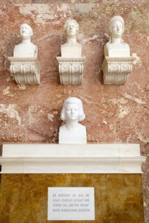 Marble busts 125-128 with Sophie Scholl