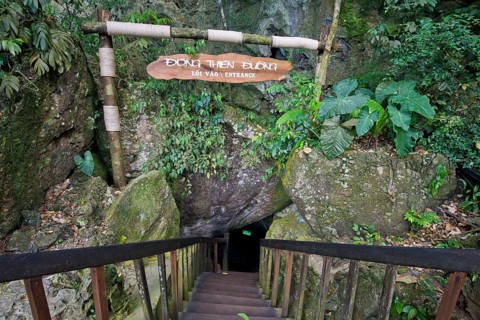 Entrance to dripstone cave