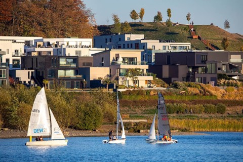 Lake Phoenix in the Dortmund district of Horde