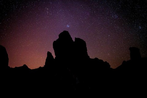 Roque Cinchado and Teide vulcano with starry sky