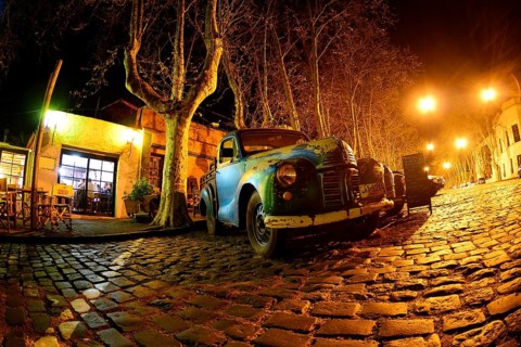 Oldtimer cars on cobblestone street