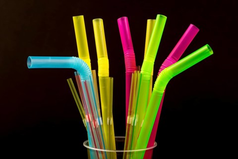 Plastic drinking straws