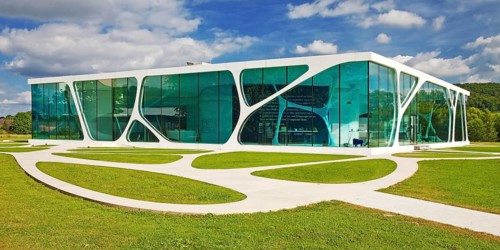 Leonardo Glass Cube