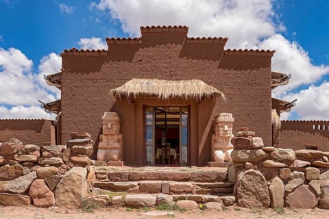 Entrance with stone figures