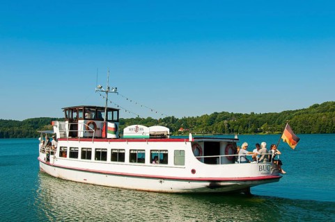 Excursion boat on Lake Schermutzelsee