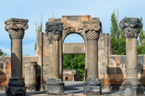 Zvarnots ruins