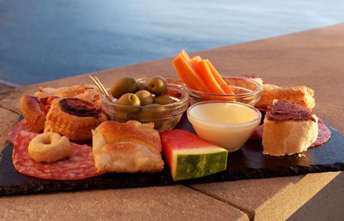 Snack plate with focaccia