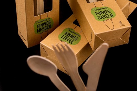 Disposable wooden cutlery