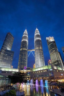 KLCC Lake Symphony Water Fountain Show