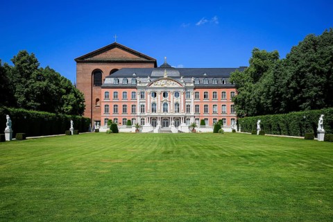 Kurfurstliches Palais palace