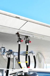 Tank nozzle on wing