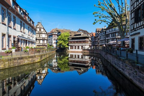 Maison des Tanneurs and timbered houses along the ILL canal