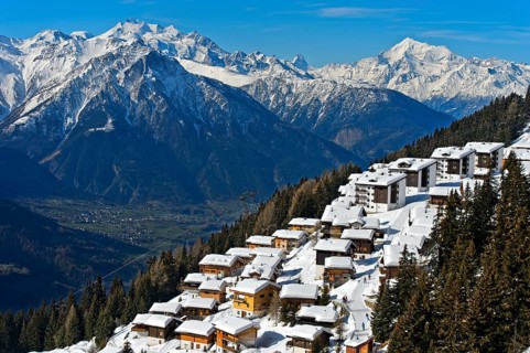 Bettmeralp under a thick blanket of snow