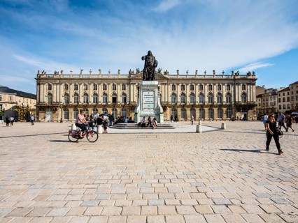 Monument Stanislas with City Hall