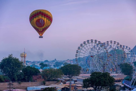 Hot air ballon and ferris wheels