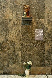 Bronze bust of Sophie Scholl by Nikolai Tregor