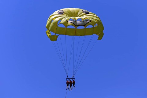Funny paraglider