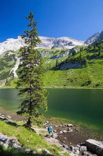 Oberer Soiernsee and hikers