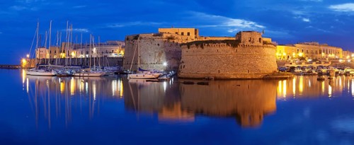 Historic centre with castle