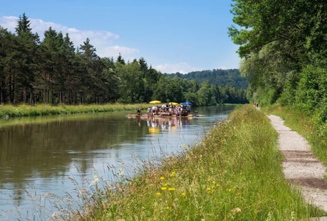 Raft on the Isar Canal