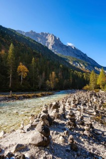 Cairns on the Isar