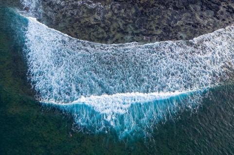 Waves in rocky surf