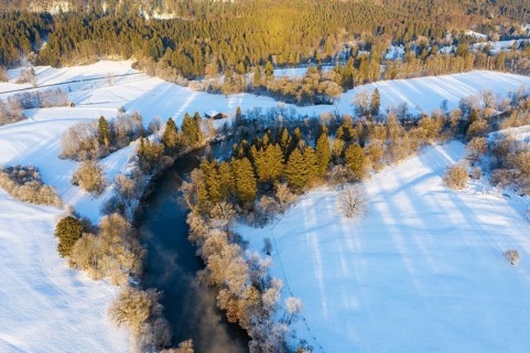 Loisach in winter at morning light