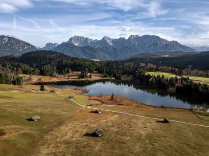 Lake Geroldsee in autumn off Karwendel Mountains
