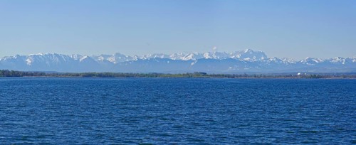 Lake Ammer near Hersching with the snow-covered Zugspitze massif and Alpine peaks