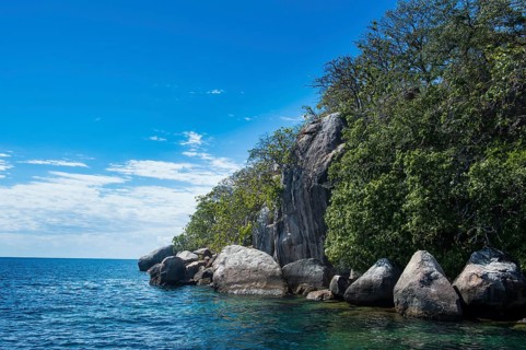 Granite outcrops on Mumbo island
