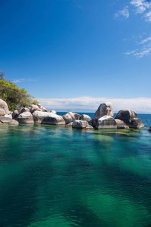 Turquoise clear water and granite rocks
